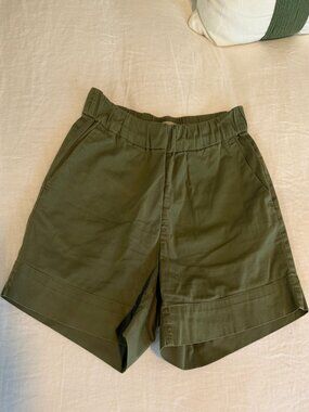 Everlane The Easy Short in Olive Green